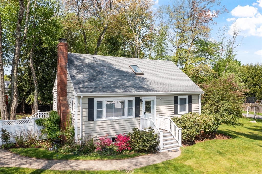 289 South Rd, Bedford, Massachusetts, 4 Bedrooms Bedrooms, 8 Rooms Rooms,2 BathroomsBathrooms,Residential,For Sale,South Rd,73521579