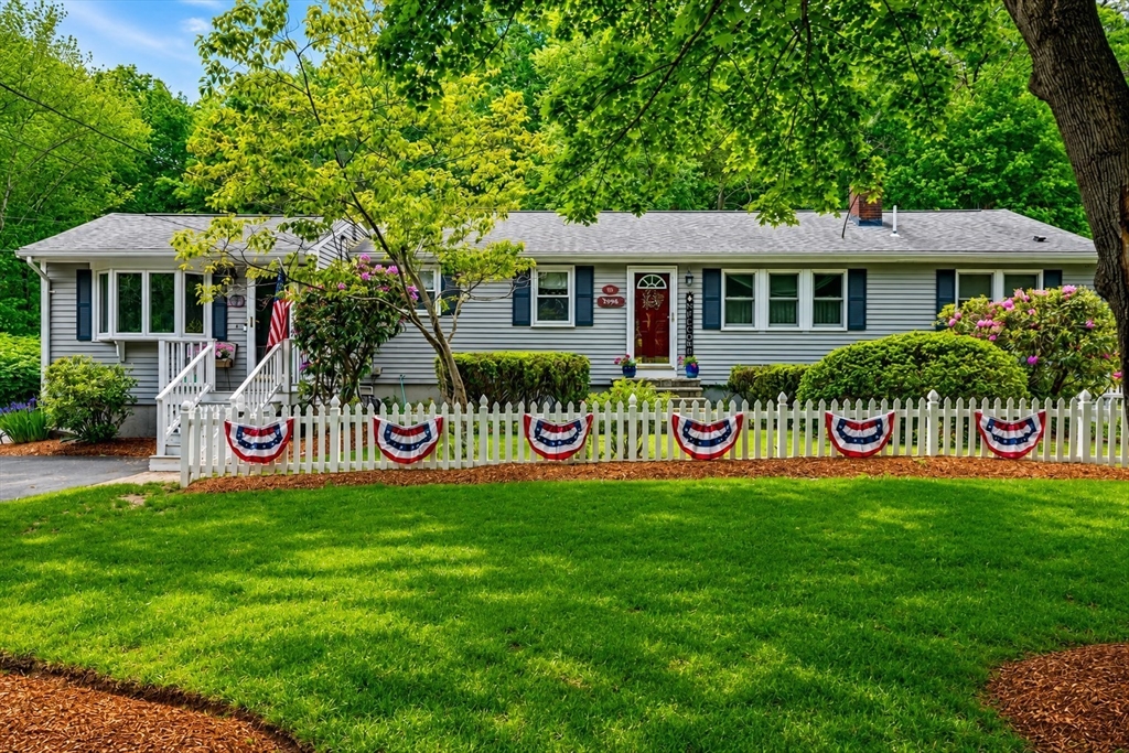 579 Walnut St, Bridgewater, Massachusetts, 3 Bedrooms Bedrooms, 7 Rooms Rooms,2 BathroomsBathrooms,Residential,For Sale,Walnut St,73529684