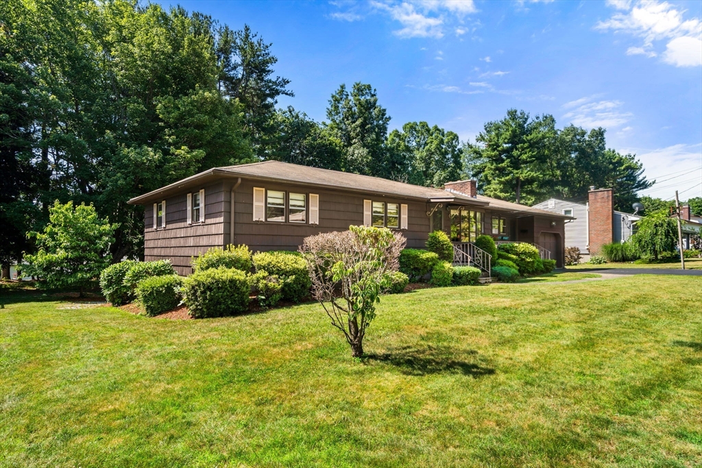 9 Pratt Ln, Shrewsbury, Massachusetts, 3 Bedrooms Bedrooms, 7 Rooms Rooms,1.5 BathroomsBathrooms,Residential,For Sale,Pratt Ln,73544936