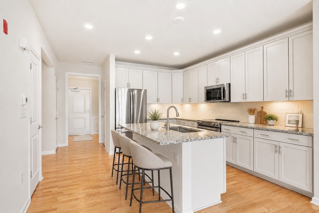 250 Martins Landing, North Reading, Massachusetts, 2 Bedrooms Bedrooms, 6 Rooms Rooms,2 BathroomsBathrooms,Residential,For Sale,Martins Landing,73541089