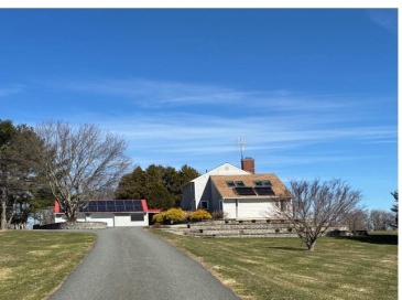 169 Old Albany Road, Greenfield, Massachusetts, 3 Bedrooms Bedrooms, 7 Rooms Rooms,2.5 BathroomsBathrooms,Residential,For Sale,Old Albany Road,73496643