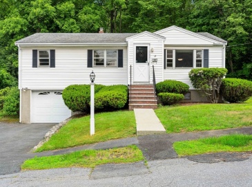 12 Raylen Ave, Peabody, Massachusetts, 3 Bedrooms Bedrooms, 7 Rooms Rooms,1.5 BathroomsBathrooms,Residential,For Sale,Raylen Ave,73537297