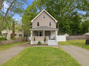 12 Lakeview Ave, Reading, Massachusetts, 3 Bedrooms Bedrooms, 7 Rooms Rooms,1.5 BathroomsBathrooms,Residential,For Sale,Lakeview Ave,73524092 12 Lakeview Ave, Reading, Massachusetts, 3 Bedrooms Bedrooms, 7 Rooms Rooms,1.5 BathroomsBathrooms,Residential,For Sale,Lakeview Ave,73524092