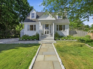 77 Cushing Road, Cohasset, Massachusetts, 3 Bedrooms Bedrooms, 8 Rooms Rooms,1.5 BathroomsBathrooms,Residential,For Sale,Cushing Road,73538255