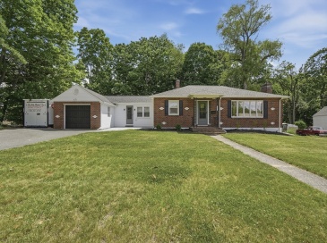 479 Massasoit Road, Worcester, Massachusetts, 2 Bedrooms Bedrooms, 5 Rooms Rooms,1 BathroomBathrooms,Residential,For Sale,Massasoit Road,73541135