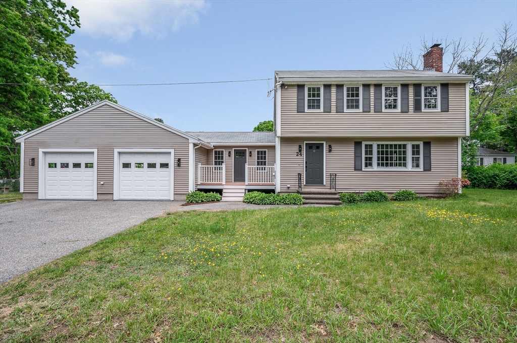24 Saint Marys Road, Tewksbury, Massachusetts, 3 Bedrooms Bedrooms, 8 Rooms Rooms,1.5 BathroomsBathrooms,Residential,For Sale,Saint Marys Road,73526512