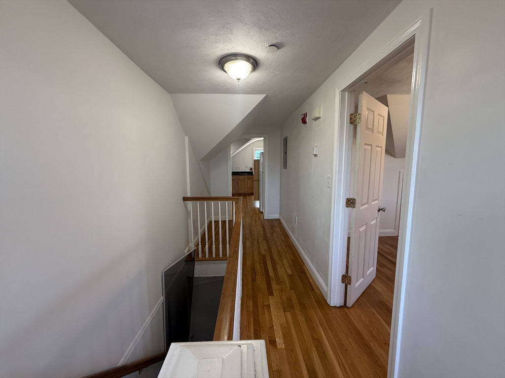 69 Beacon St, Chelsea, Massachusetts, 2 Bedrooms Bedrooms, 3 Rooms Rooms,1 BathroomBathrooms,Residential Lease,For Rent,Beacon St,73505645