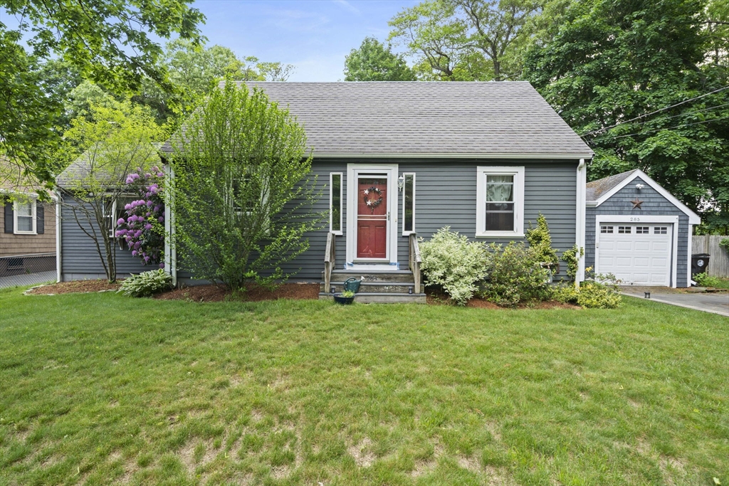 285 Raynor Ave, Whitman, Massachusetts, 3 Bedrooms Bedrooms, 5 Rooms Rooms,1 BathroomBathrooms,Residential,For Sale,Raynor Ave,73529198