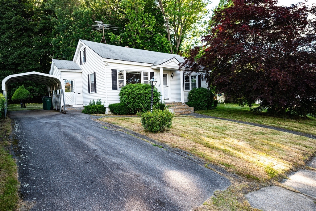 184 Chester St, Fitchburg, Massachusetts, 2 Bedrooms Bedrooms, 4 Rooms Rooms,1 BathroomBathrooms,Residential,For Sale,Chester St,73538616