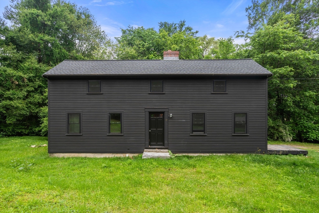 19 Frances Hill Rd, Westford, Massachusetts, 3 Bedrooms Bedrooms, 6 Rooms Rooms,1 BathroomBathrooms,Residential,For Sale,Frances Hill Rd,73538611