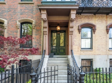 17 Monument Square, Boston, Massachusetts, 3 Bedrooms Bedrooms, 7 Rooms Rooms,1.5 BathroomsBathrooms,Residential,For Sale,Monument Square,73517197