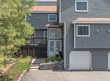 1 Admirals Lane, Salem, Massachusetts, 2 Bedrooms Bedrooms, 6 Rooms Rooms,2.5 BathroomsBathrooms,Residential,For Sale,Admirals Lane,73522008