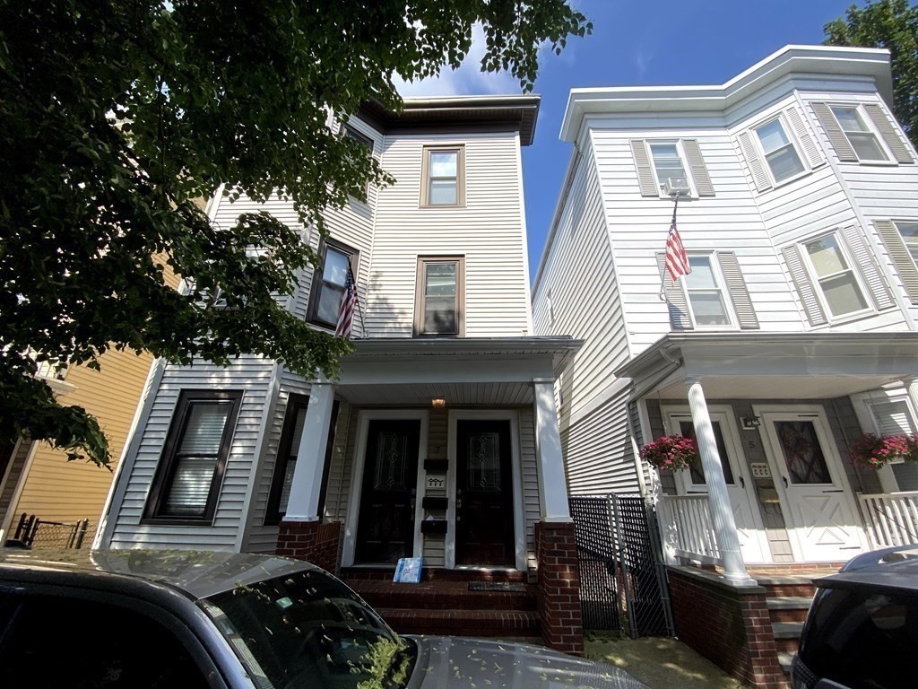 7 Hatch Street, Boston, Massachusetts, 3 Bedrooms Bedrooms, 5 Rooms Rooms,1 BathroomBathrooms,Residential Lease,For Rent,Hatch Street,73544069