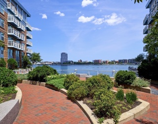 3 Battery Wharf, Boston, Massachusetts, 3 Bedrooms Bedrooms, 5 Rooms Rooms,2.5 BathroomsBathrooms,Residential,For Sale,Battery Wharf,73556443
