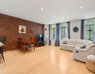142 Commercial St, Boston, Massachusetts, 2 Bedrooms Bedrooms, 4 Rooms Rooms,1 BathroomBathrooms,Residential Lease,For Rent,Commercial St,73556488