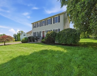 35 Alvord Street, South Hadley, Massachusetts, 3 Bedrooms Bedrooms, 8 Rooms Rooms,3.5 BathroomsBathrooms,Residential,For Sale,Alvord Street,73556483