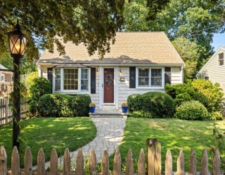 51 Temple Rd, Marshfield, Massachusetts, 3 Bedrooms Bedrooms, 7 Rooms Rooms,1.5 BathroomsBathrooms,Residential,For Sale,Temple Rd,73556487