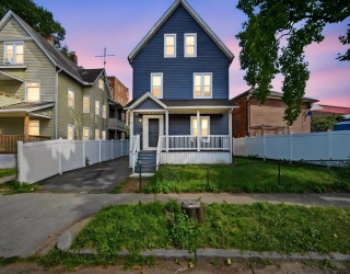 15 Warriner Ave, Springfield, Massachusetts, 8 Bedrooms Bedrooms, 12 Rooms Rooms,3 BathroomsBathrooms,Residential Income,For Sale,Warriner Ave,73556502