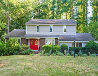 2 Nottingham Drive, Raynham, Massachusetts, 3 Bedrooms Bedrooms, 8 Rooms Rooms,2.5 BathroomsBathrooms,Residential,For Sale,Nottingham Drive,73556504