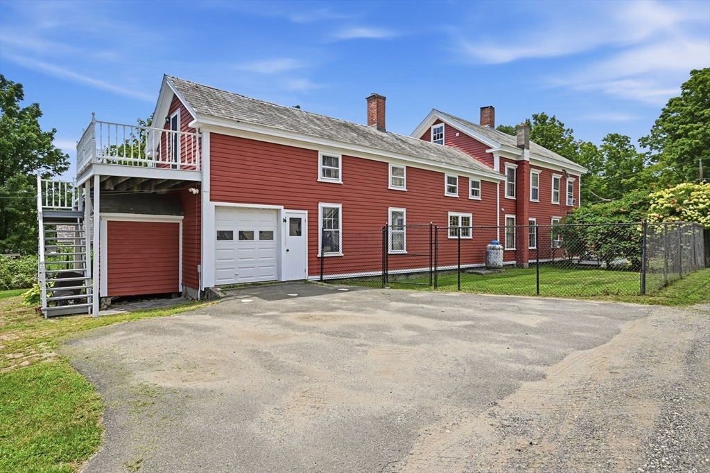 6 Nash Hill Rd, Williamsburg, Massachusetts, 6 Bedrooms Bedrooms, 12 Rooms Rooms,2 BathroomsBathrooms,Residential,For Sale,Nash Hill Rd,73556522