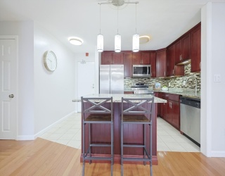 32 Whites, Watertown, Massachusetts, 2 Bedrooms Bedrooms, 4 Rooms Rooms,2 BathroomsBathrooms,Residential,For Sale,Whites,73556524
