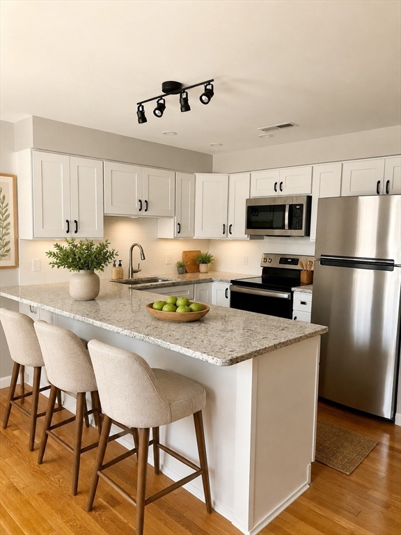 3 Essex Street, Boston, Massachusetts, 2 Bedrooms Bedrooms, 5 Rooms Rooms,1 BathroomBathrooms,Residential,For Sale,Essex Street,73523523