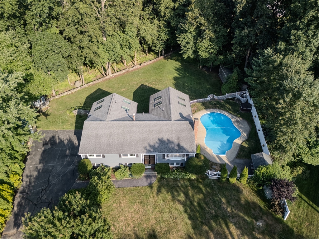 59 Bannan Dr, North Andover, Massachusetts, 4 Bedrooms Bedrooms, 9 Rooms Rooms,3.5 BathroomsBathrooms,Residential,For Sale,Bannan Dr,73556566
