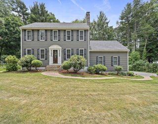 5 Windemere Dr, Mansfield, Massachusetts, 3 Bedrooms Bedrooms, 9 Rooms Rooms,2.5 BathroomsBathrooms,Residential,For Sale,Windemere Dr,73556469