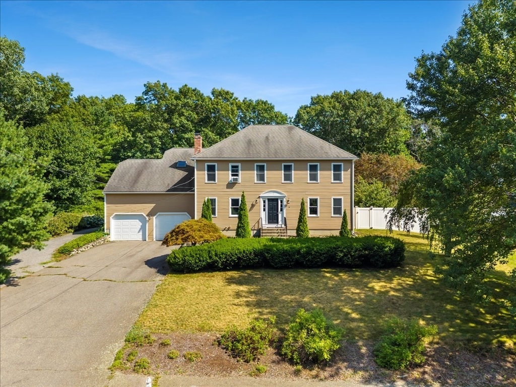 9 Fort Apache Dr, Franklin, Massachusetts, 4 Bedrooms Bedrooms, 8 Rooms Rooms,2.5 BathroomsBathrooms,Residential,For Sale,Fort Apache Dr,73556584