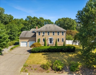 9 Fort Apache Dr, Franklin, Massachusetts, 4 Bedrooms Bedrooms, 8 Rooms Rooms,2.5 BathroomsBathrooms,Residential,For Sale,Fort Apache Dr,73556584