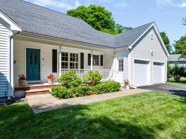 5 Day Avenue, Danvers, Massachusetts, 3 Bedrooms Bedrooms, 7 Rooms Rooms,2 BathroomsBathrooms,Residential,For Sale,Day Avenue,73556506