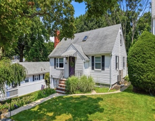 3 Linden Ave, Salem, Massachusetts, 3 Bedrooms Bedrooms, 7 Rooms Rooms,2 BathroomsBathrooms,Residential,For Sale,Linden Ave,73556657