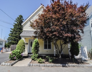 43 Warren St, Revere, Massachusetts, 3 Bedrooms Bedrooms, 6 Rooms Rooms,2.5 BathroomsBathrooms,Residential,For Sale,Warren St,73556582