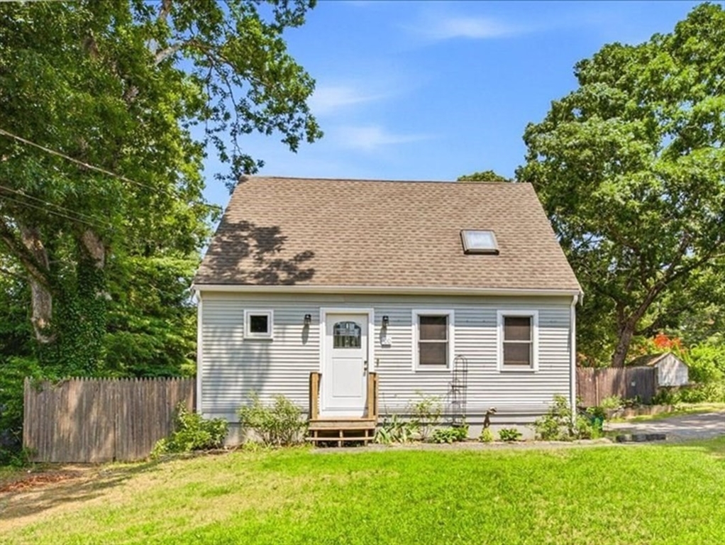 100 Park Ave, Wareham, Massachusetts, 3 Bedrooms Bedrooms, 5 Rooms Rooms,1.5 BathroomsBathrooms,Residential,For Sale,Park Ave,73556685