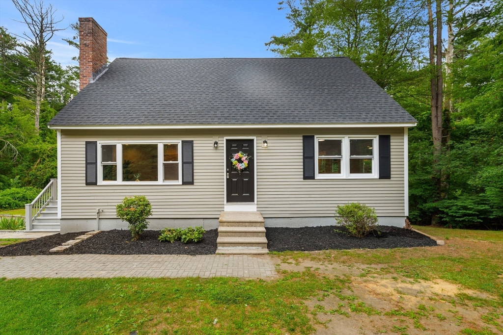 58 Carlisle Rd, Westford, Massachusetts, 4 Bedrooms Bedrooms, 11 Rooms Rooms,3 BathroomsBathrooms,Residential,For Sale,Carlisle Rd,73556583