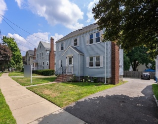 11-13 Cross Street, Belmont, Massachusetts, 3 Bedrooms Bedrooms, 5 Rooms Rooms,2 BathroomsBathrooms,Residential,For Sale,Cross Street,73556559