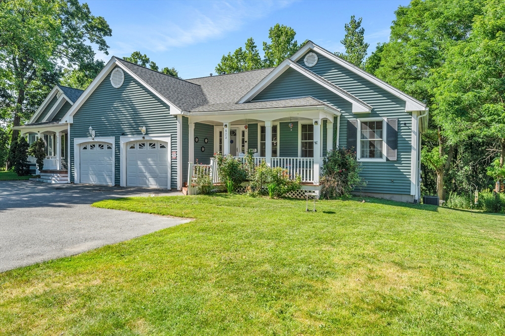 822 Methuen St, Dracut, Massachusetts, 4 Bedrooms Bedrooms, 7 Rooms Rooms,3 BathroomsBathrooms,Residential,For Sale,Methuen St,73556591