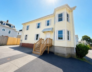 10 Valley Ave, Lynn, Massachusetts, 7 Bedrooms Bedrooms, 12 Rooms Rooms,2 BathroomsBathrooms,Residential Income,For Sale,Valley Ave,73556619