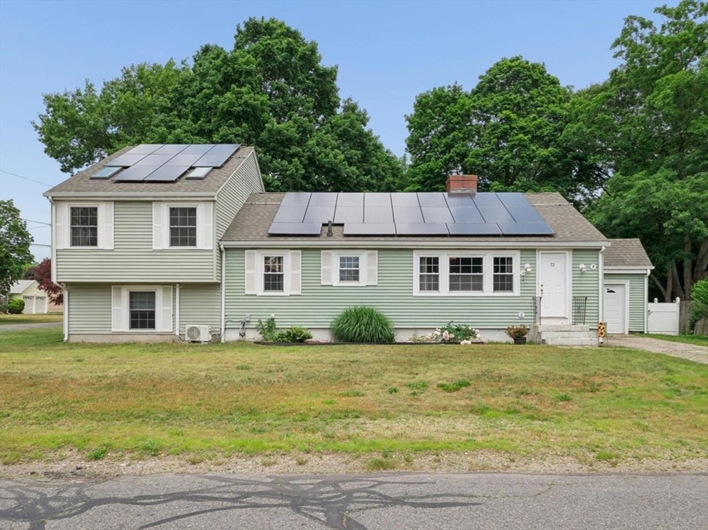 72 Mayfield St, Seekonk, Massachusetts, 3 Bedrooms Bedrooms, 7 Rooms Rooms,2 BathroomsBathrooms,Residential,For Sale,Mayfield St,73536712