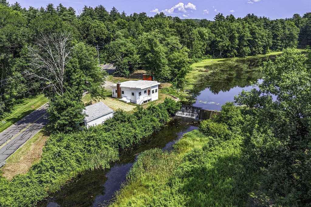 23 School Street, Granby, Massachusetts, 2 Bedrooms Bedrooms, 6 Rooms Rooms,1 BathroomBathrooms,Residential,For Sale,School Street,73556708