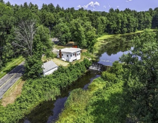 23 School Street, Granby, Massachusetts, 2 Bedrooms Bedrooms, 6 Rooms Rooms,1 BathroomBathrooms,Residential,For Sale,School Street,73556708