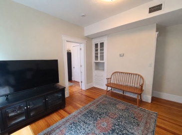 140 Elm St, Worcester, Massachusetts, 2 Bedrooms Bedrooms, 4 Rooms Rooms,1 BathroomBathrooms,Residential Lease,For Rent,Elm St,73556747 140 Elm St, Worcester, Massachusetts, 2 Bedrooms Bedrooms, 4 Rooms Rooms,1 BathroomBathrooms,Residential Lease,For Rent,Elm St,73556747