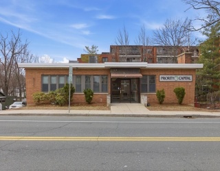 174 Green St, Melrose, Massachusetts, 1 Room Rooms,1.5 BathroomsBathrooms,Residential Income,For Sale,Green St,73556751