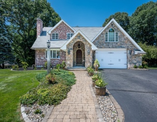 9 Cranbrook Rd, Shrewsbury, Massachusetts, 4 Bedrooms Bedrooms, 8 Rooms Rooms,3.5 BathroomsBathrooms,Residential,For Sale,Cranbrook Rd,73556754