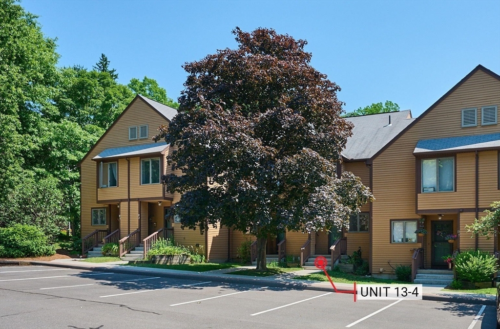575 Bridge Rd, Northampton, Massachusetts, 2 Bedrooms Bedrooms, 4 Rooms Rooms,1.5 BathroomsBathrooms,Residential,For Sale,Bridge Rd,73545417