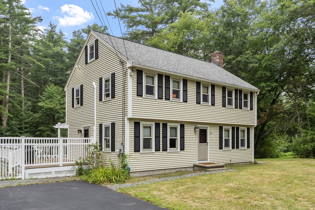 378 Pelham Rd, Dracut, Massachusetts, 4 Bedrooms Bedrooms, 7 Rooms Rooms,1.5 BathroomsBathrooms,Residential,For Sale,Pelham Rd,73556759