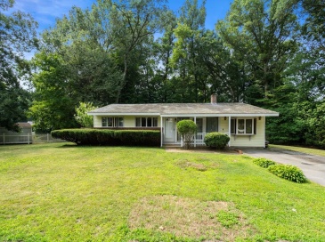 11 Saint Marys Rd, Burlington, Massachusetts, 3 Bedrooms Bedrooms, 6 Rooms Rooms,2.5 BathroomsBathrooms,Residential,For Sale,Saint Marys Rd,73556752