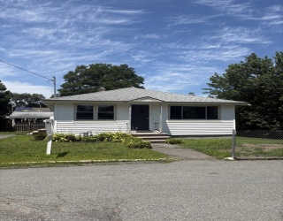 5 Lafayette Ave, Lawrence, Massachusetts, 3 Bedrooms Bedrooms, 5 Rooms Rooms,2 BathroomsBathrooms,Residential,For Sale,Lafayette Ave,73556771