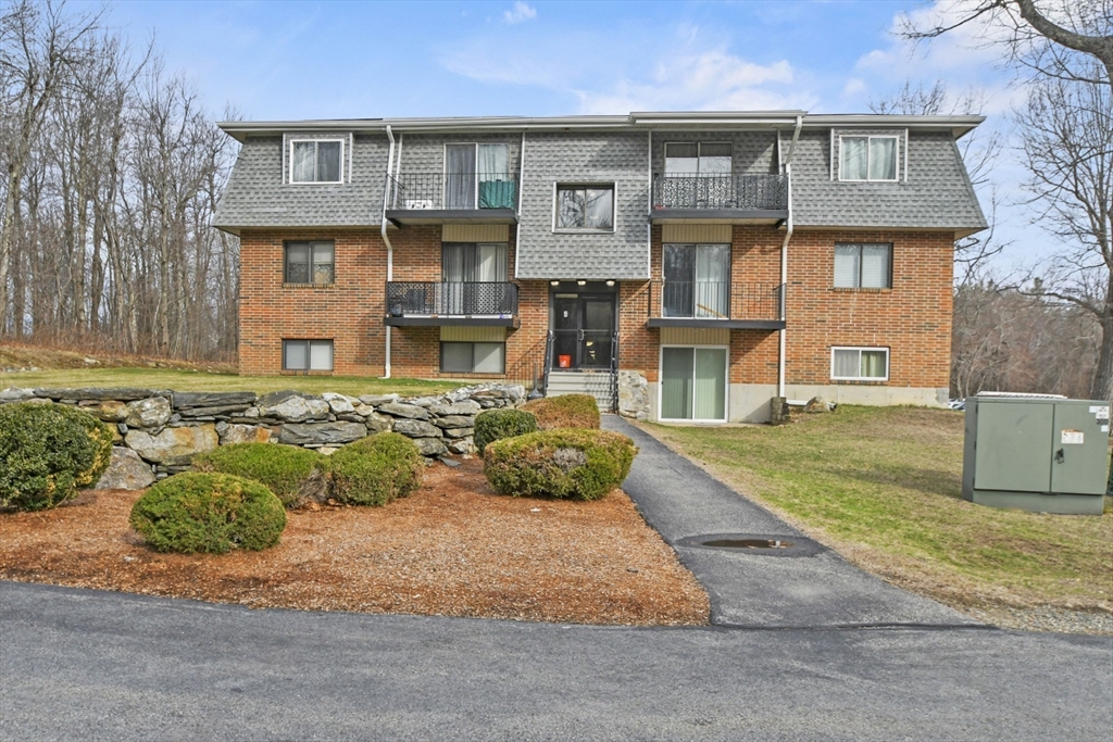 176 Maple Ave, Rutland, Massachusetts, 1 Bedroom Bedrooms, 4 Rooms Rooms,1 BathroomBathrooms,Residential,For Sale,Maple Ave,73483748