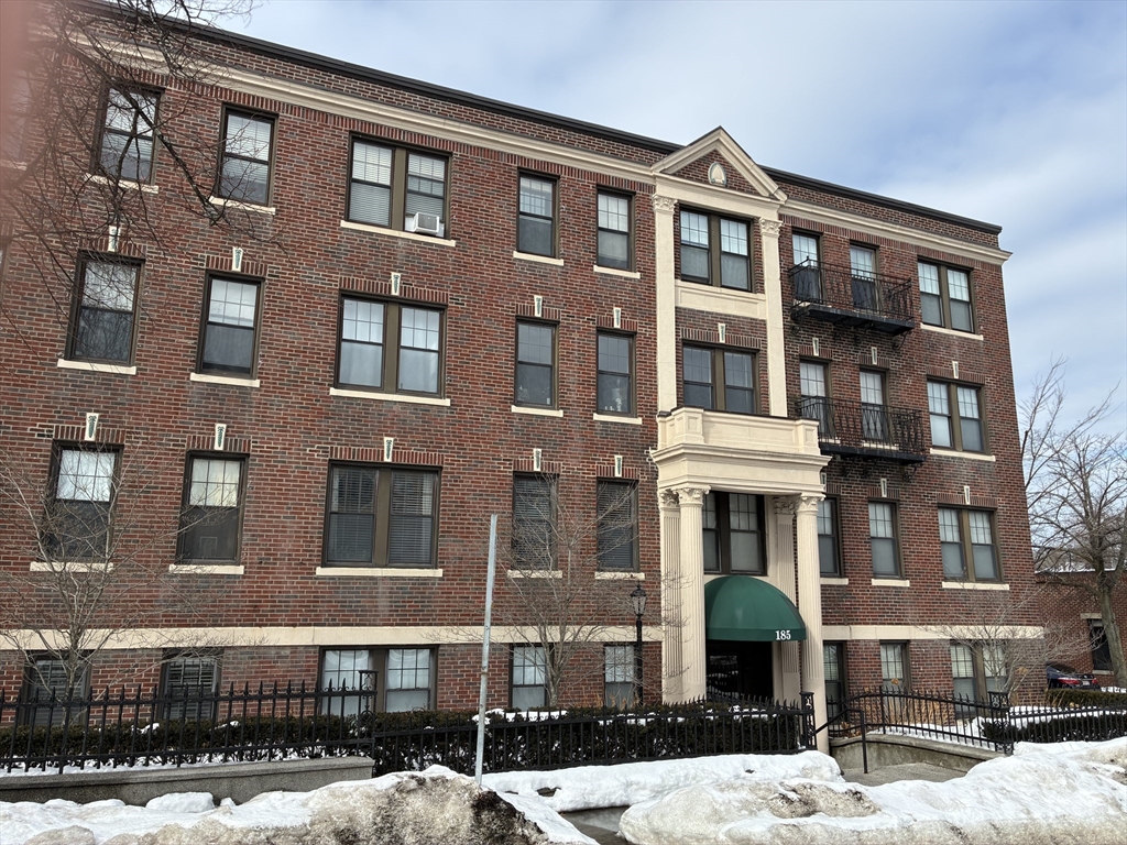185 Chestnut Hill Ave, Boston, Massachusetts, 1 Bedroom Bedrooms, 3 Rooms Rooms,1 BathroomBathrooms,Residential Lease,For Rent,Chestnut Hill Ave,73535100